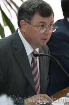 Анатолий Дмитриевич Артамонов утверждён на следующий срок в качестве Губернатора Калужской области.